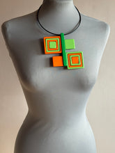 Carica l'immagine nel visualizzatore di Gallery, Collana Pitagora verde e arancio