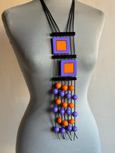 Carica l'immagine nel visualizzatore di Gallery, Collana scrambler viola e arancio