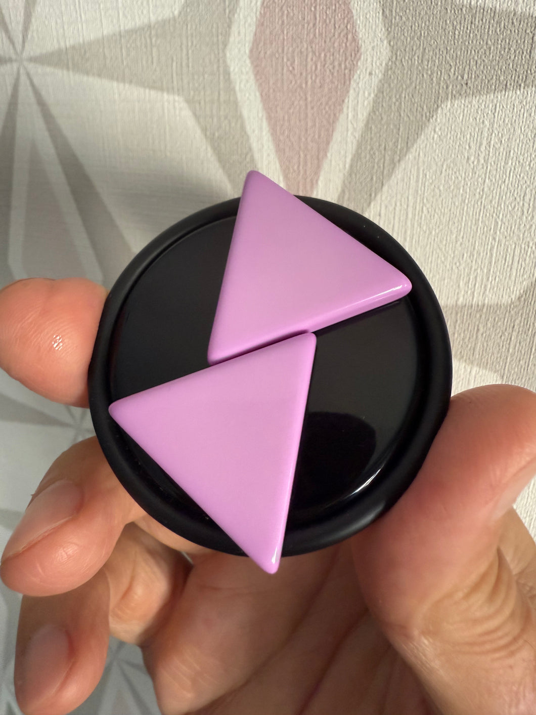 Anello prisma nero e lilla