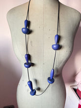 Carica l'immagine nel visualizzatore di Gallery, Collana punto esclamativo blu cobalto opaco