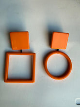 Carica l'immagine nel visualizzatore di Gallery, Orecchini gemelli diversi arancio