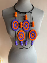 Carica l'immagine nel visualizzatore di Gallery, Collana splash viola e arancio