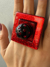 Carica l&#39;immagine nel visualizzatore di Gallery, Anello quadro brilliant rosso