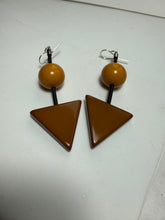 Carica l'immagine nel visualizzatore di Gallery, Orecchini Balance caramello e ocra