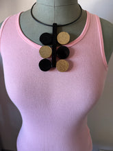Carica l'immagine nel visualizzatore di Gallery, Collana black jack oro e nero