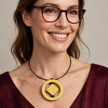 Carica l'immagine nel visualizzatore di Gallery, Collana stella giallo
