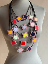 Carica l'immagine nel visualizzatore di Gallery, Collana Noodles quadro  piccolo multicolor