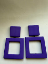 Carica l'immagine nel visualizzatore di Gallery, Orecchini quadro viola
