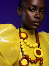 Carica l'immagine nel visualizzatore di Gallery, Collana prime giallo e marrone chiaro