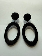 Carica l'immagine nel visualizzatore di Gallery, Orecchini uovo neri