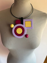 Carica l'immagine nel visualizzatore di Gallery, Collana Arobica lilla Borgogna giallo