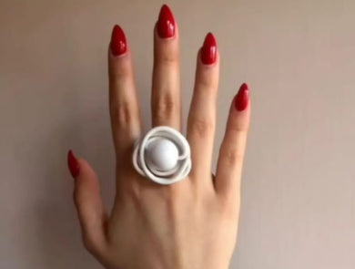 Anello bianco flower