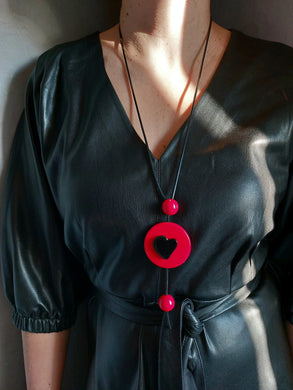 Ciondolo cuore rosso e nero
