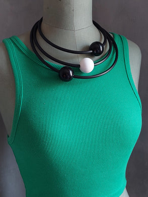 Collana Saturn black e white